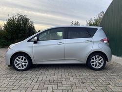 Grijs Gebruikt 2016 Toyota Verso-S Trend MPV | € 9.950 (Eerlijke prijs)