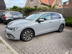 Grijs Gebruikt 2021 VW Golf VIII Life Sedan | € 22.950 (Goede deal)