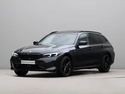 Zwart Gebruikt 2024 BMW 330e M Sport Stationwagen | € 54.950 (Eerlijke prijs)