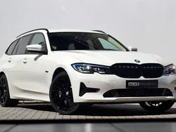 Wit Gebruikt 2022 BMW 330e Stationwagen | € 30.950 (Super prijs)