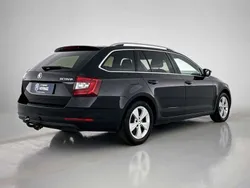 Zwart Gebruikt 2018 Skoda Octavia Style Stationwagen | € 19.400 (Iets duurder)