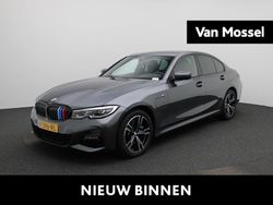 Grijs (metallic) Gebruikt 2021 BMW 330e Executive Sedan | € 34.900 (Goede deal)