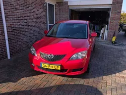 Rood Gebruikt 2004 Mazda 3 Touring Hatchback | € 2.500 (Goede deal)
