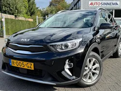 Zwart Gebruikt 2022 Kia Stonic SUV | € 17.895 (Goede deal)