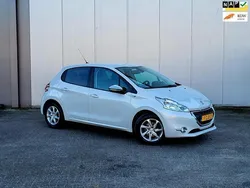 Wit Gebruikt 2015 Peugeot 208 Style Hatchback | € 4.999 (Eerlijke prijs)