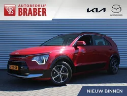 Rood, metallic lak Gebruikt 2024 Kia Niro SUV | € 32.950 (Goede deal)