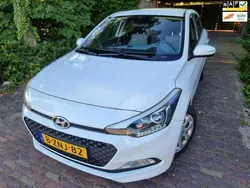 Wit Gebruikt 2015 Hyundai i20 Hatchback | € 2.945 (Super prijs)