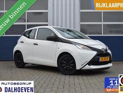 Wit Gebruikt 2016 Toyota Aygo Hatchback | € 6.950 (Eerlijke prijs)