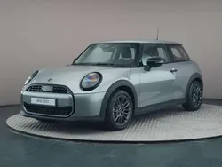 Grijs Gebruikt 2024 Mini Cooper Essential Hatchback | € 27.950 (Eerlijke prijs)