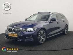 Blauw Gebruikt 2022 BMW 330e Luxury Line Stationwagen | € 34.930 (Super prijs)