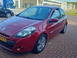 Rood Gebruikt 2011 Renault Clio II Hatchback | € 2.499 (Eerlijke prijs)