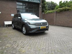 Grijs Gebruikt 2023 VW Tiguan Allspace SUV | € 37.950 (Eerlijke prijs)