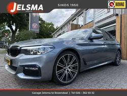 Grijs, metallic lak Gebruikt 2017 BMW 520 M Sport Sedan | € 23.500 (Eerlijke prijs)