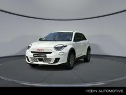Wit Nieuw 2024 Fiat 600E Red SUV | € 35.490