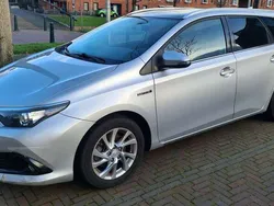 Zilver Gebruikt 2015 Toyota Auris Touring Sports Stationwagen | € 8.900 (Goede deal)