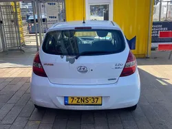 Wit Gebruikt 2010 Hyundai i20 MPV | € 1.500
