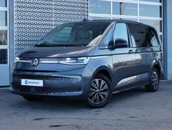Grijs, metallic lak Gebruikt 2023 VW Multivan Style MPV | € 57.950 (Goede deal)