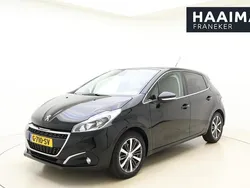 Zwart Gebruikt 2019 Peugeot 208 Allure Hatchback | € 12.445 (Goede deal)