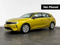 Geelamber yellow Gebruikt 2022 Opel Astra Edition Hatchback | € 18.940 (Eerlijke prijs)