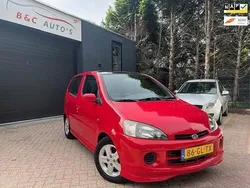 Rood Gebruikt 2001 Daihatsu YRV MPV | € 3.695