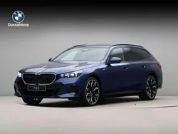 Blauw Nieuw 2025 BMW 530e M Sport Stationwagen | € 102.049