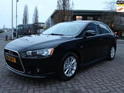 Zwart (metallic) Gebruikt 2015 Mitsubishi Lancer Sportback Edition Hatchback | € 8.000 (Eerlijke prijs)