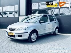 Grijs Gebruikt 2003 Mazda 2 Exclusive MPV | € 2.445 (Eerlijke prijs)