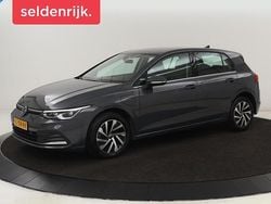 Grijs Gebruikt 2022 VW Golf VIII Style Hatchback | € 19.900 (Super prijs)