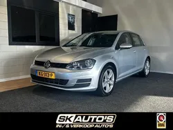 Grijs, metallic lak Gebruikt 2015 VW Golf VII Trendline Hatchback | € 9.995 (Eerlijke prijs)