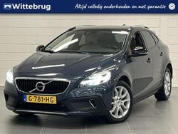 Blauw Gebruikt 2019 Volvo V40 CC Stationwagen | € 18.925 (Eerlijke prijs)