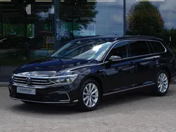 Zwart Gebruikt 2022 VW Passat GTE Stationwagen | € 23.750 (Goede deal)