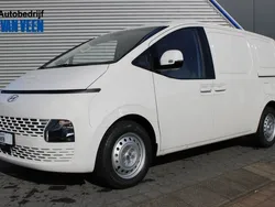 Wit Nieuw 2024 Hyundai Staria Van | € 27.056 (Eerlijke prijs)