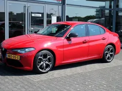Rood Gebruikt 2017 Alfa Romeo Giulia Veloce Sedan | € 29.950 (Super prijs)