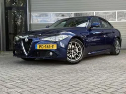 Blauw Gebruikt 2017 Alfa Romeo Giulia Super Sedan | € 20.450 (Eerlijke prijs)