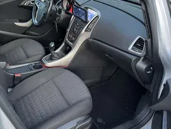 Grijs Gebruikt 2013 Opel Astra Stationwagen | € 8.500 (Duur)