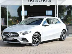 Grijs, metallic lak Gebruikt 2021 Mercedes A250 AMG Hatchback | € 28.500 (Super prijs)