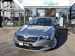 Grijs Gebruikt 2018 Skoda Superb Style Hatchback | € 25.950 (Iets duurder)