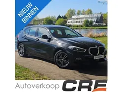 Zwart Gebruikt 2020 BMW 118 Executive Hatchback | € 20.000 (Iets duurder)