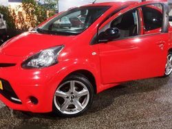Rood Gebruikt 2012 Toyota Aygo Hatchback | € 4.599 (Goede deal)