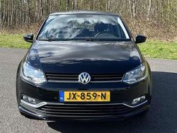 Zwart Gebruikt 2016 VW Polo Comfortline Hatchback | € 8.000 (Goede deal)