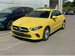 Geel Gebruikt 2019 Mercedes A180 Style Sedan | € 24.990 (Goede deal)