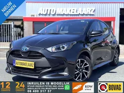Zwart Gebruikt 2022 Toyota Yaris Hybrid Comfort Hatchback | € 19.300 (Eerlijke prijs)