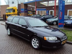 Zwart, metallic lak Gebruikt 2006 Volvo V70 Stationwagen | € 1.450 (Eerlijke prijs)