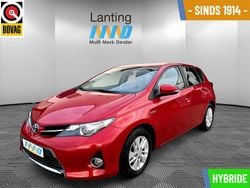 Rood Gebruikt 2014 Toyota Auris Hybrid Hatchback | € 11.198 (Iets duurder)