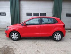 Rood, andere lak Gebruikt 2010 VW Polo Hatchback | € 5.250 (Eerlijke prijs)