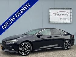 Blauw, metallic lak Gebruikt 2017 Opel Insignia Business Hatchback | € 16.895