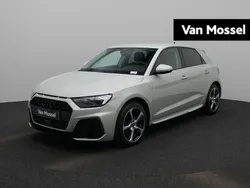 Zilver, metallic lak Gebruikt 2024 Audi A1 Sportback S-Line Hatchback | € 31.900 (Eerlijke prijs)