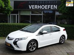 Wit, metallic lak Gebruikt 2013 Opel Ampera Hatchback | € 8.441 (Eerlijke prijs)