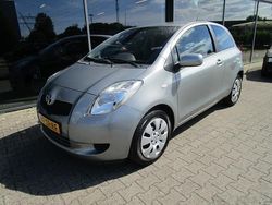 Grijs Gebruikt 2007 Toyota Yaris Sol Hatchback | € 3.750 (Eerlijke prijs)