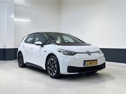 Wit Gebruikt 2021 VW ID.3 Life Hatchback | € 17.449 (Goede deal)
